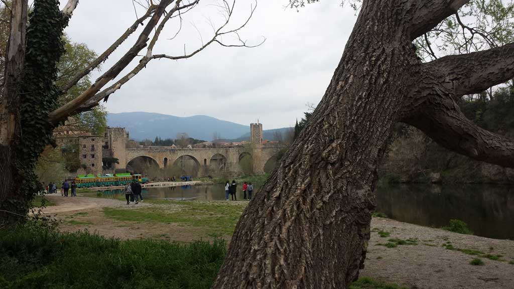 Puente de Besalu