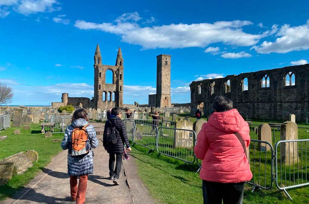 Saint Andrews, una ciudad histórica con encanto, golf y tradición escocesa