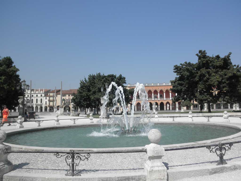 Fuente circular de Padua