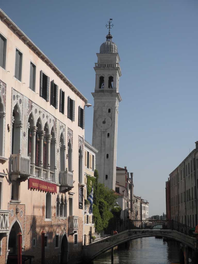 campanario de la iglesia de San Giorgio en Venecia